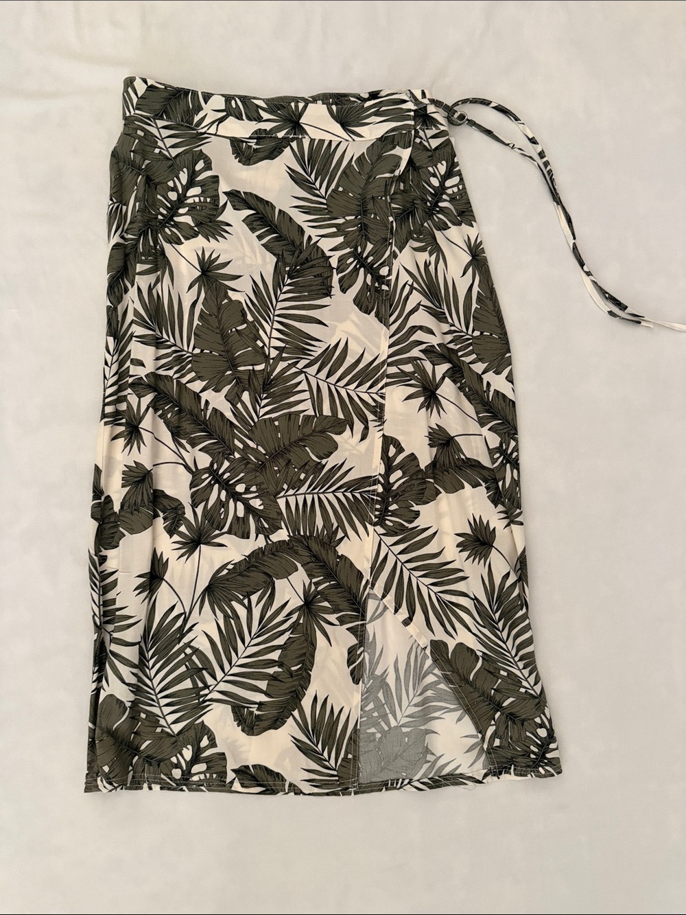 Women’s Palm-Print Wrap Skirt — Olive/White